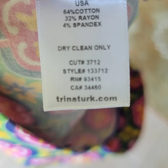 Trina Turk Vibrant Floral Women's Shorts Size 0 - Picture 9 of 9